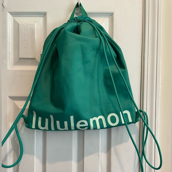 Lululemon Drawstring Bag - Picture 6 of 6